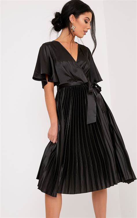 black chanel dress with pleated skirt collar|Black Pleated Dress with Belt .